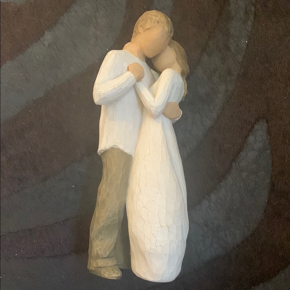 Willow Tree promises. Embracing Couple Figurine in White and Tan